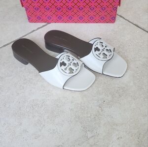 Tory Burch Bombe Miller Slides Size 7 NWT in the box